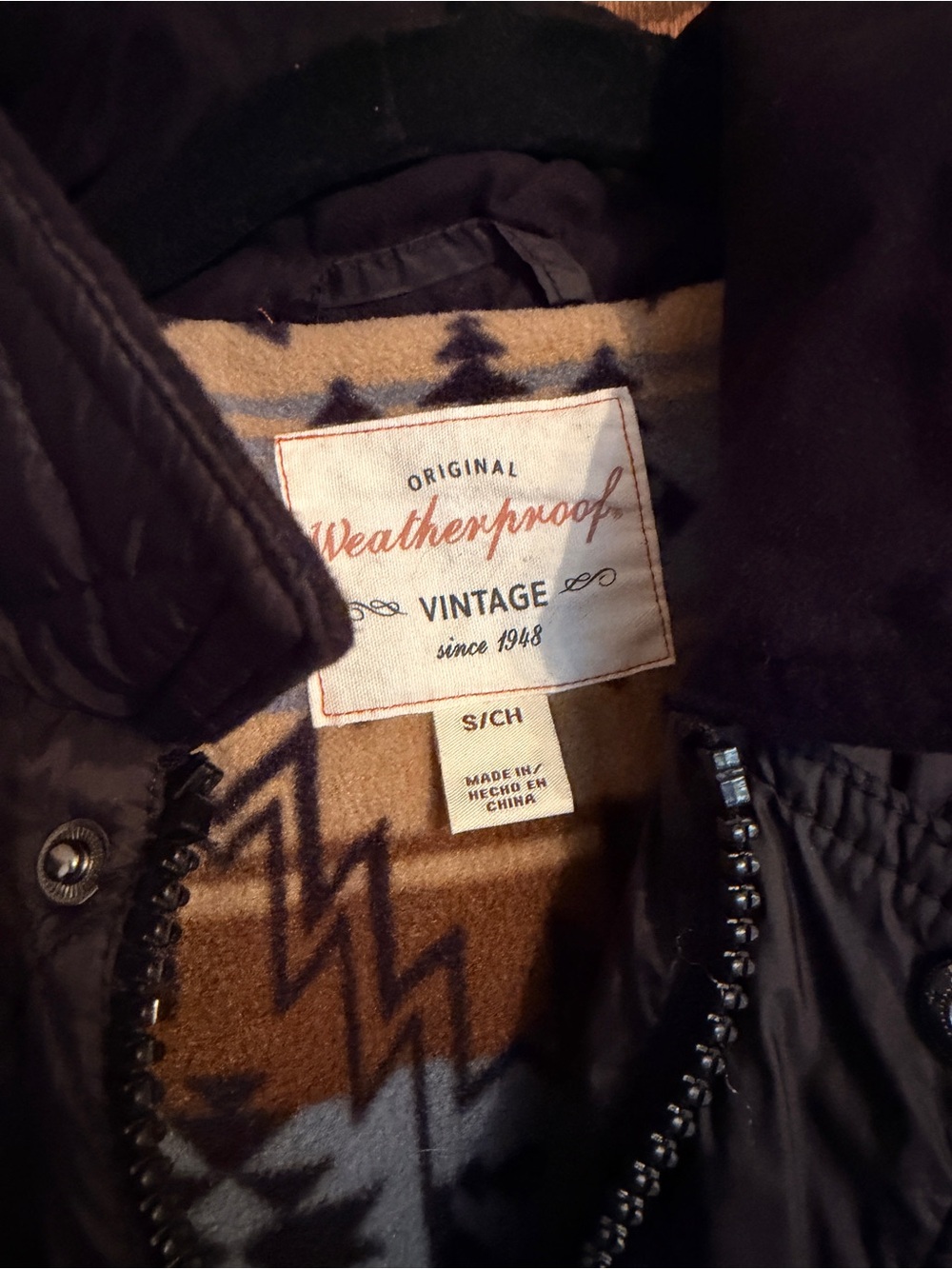 Weatherproof Men’s Black Puffer Jacket with Patterned Tan Liner